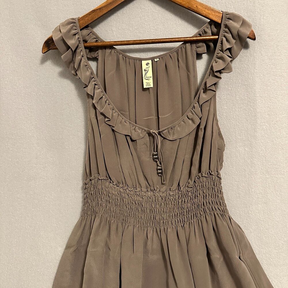 Floreat Women's Dress M Anthropologie Silk‎ Bungalow Grey Gables Smocked Ruffles